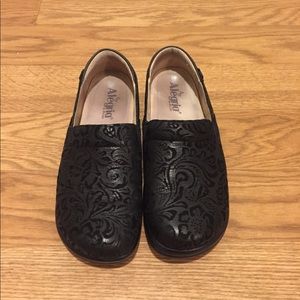 Alegria Clogs